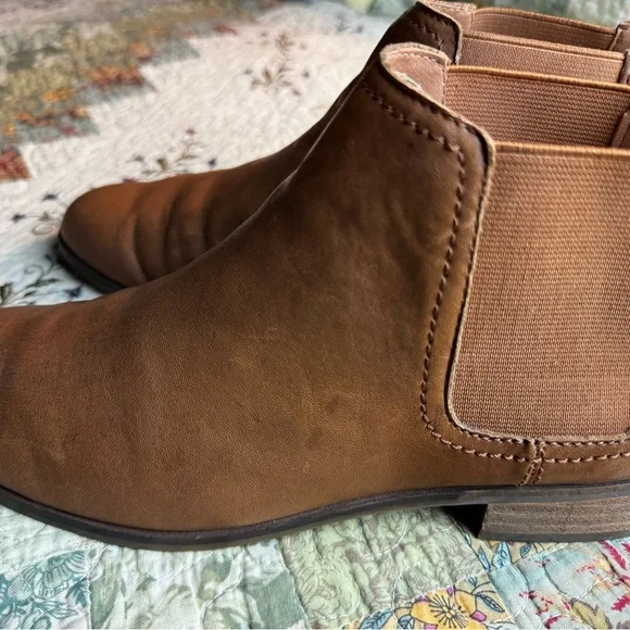 Frye Mallory Chelsea Booties in Cognac 8.5 - Picture 2 of 8